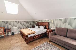 Гостиница АнглитерЪ Вологда Джуниор Сюит Сьюпериор мансардный-1