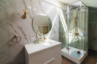 Гостиница АнглитерЪ Вологда Джуниор Сюит Сьюпериор мансардный-3