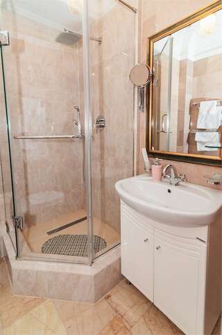 Гостиница АнглитерЪ Вологда Джуниор Сюит-5